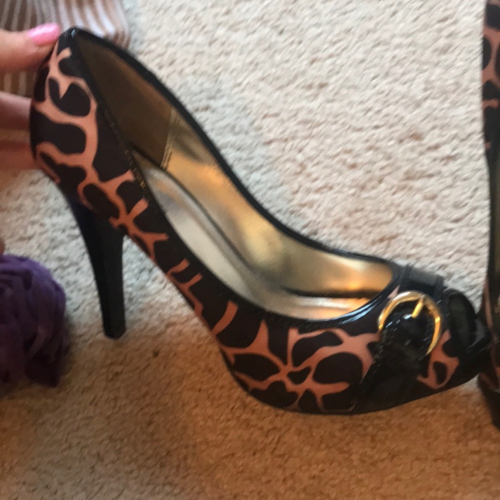 Leopard print dress shoes